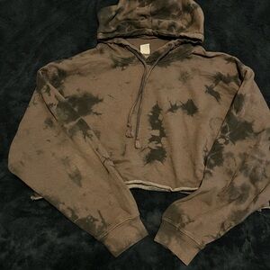 Stylish Tie-Dye Crop Hoodie